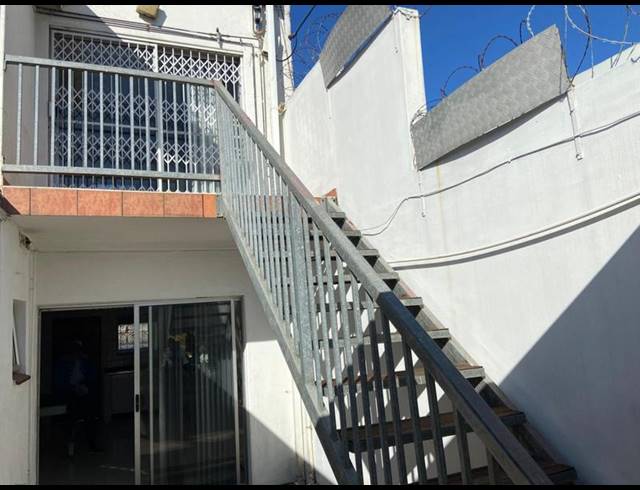 8 BEDROOM HOUSE FOR SALE IN SYDENHAM